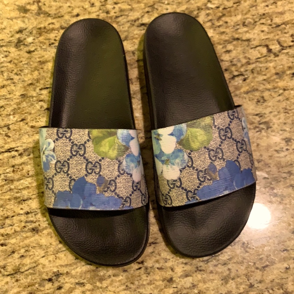 Blue flower sandals